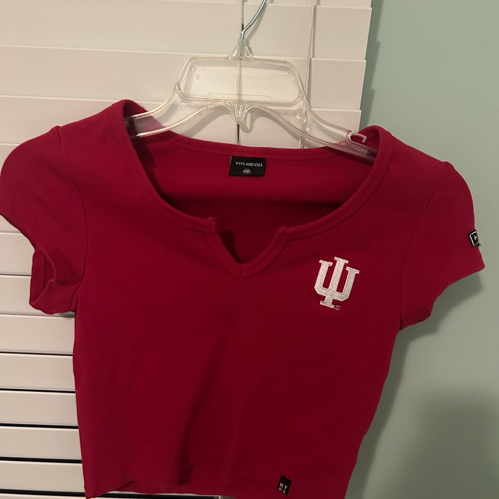 Women's IU Red Short Sleeve Top